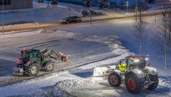 Lumekoristus 7. jaanuari varahommikul Kagukeskuse parklas. Foto: AIGAR NAGEL